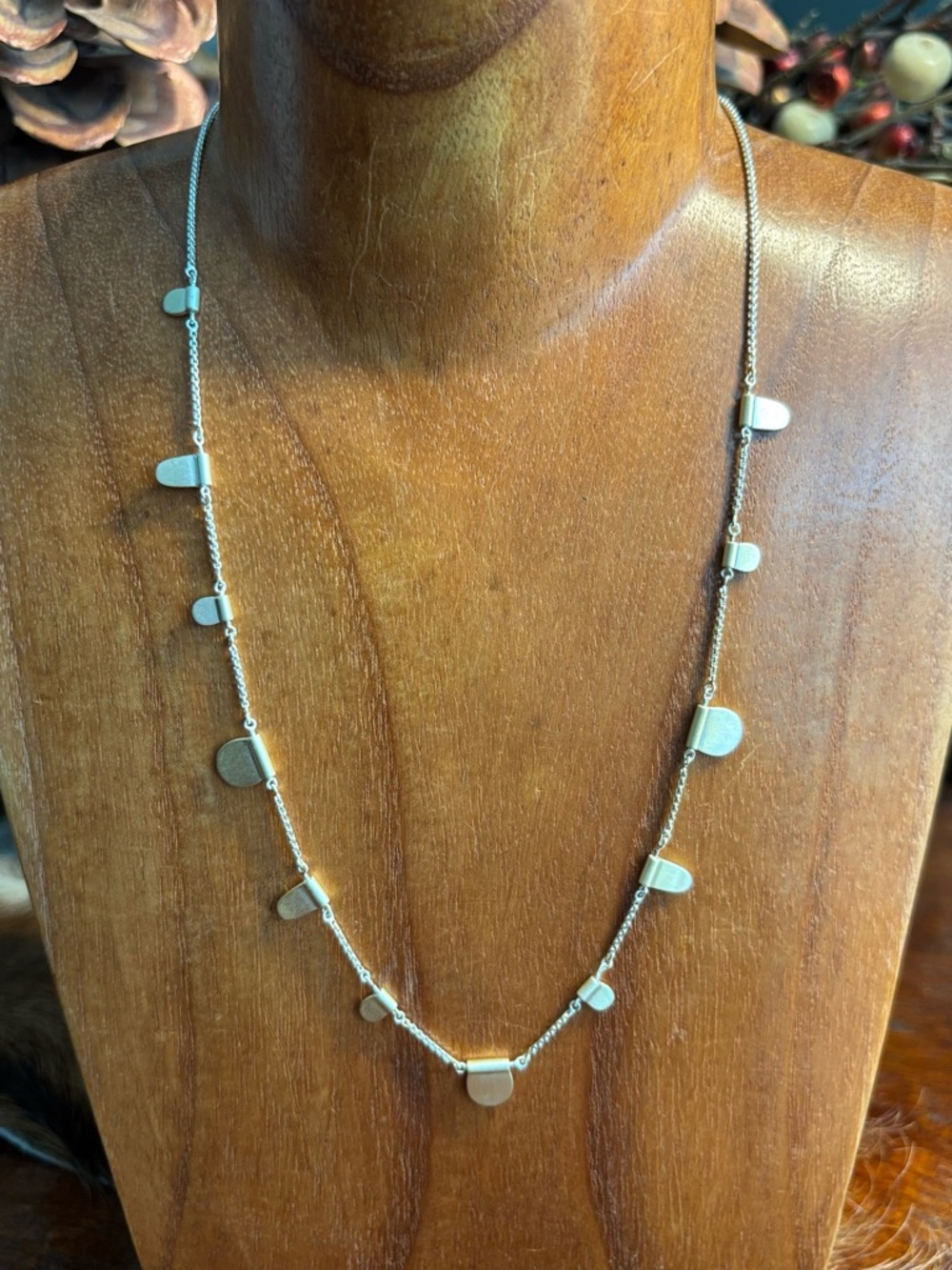 Kendra Scott Olive Necklace Adjustable Up to 28" Brushed Silver